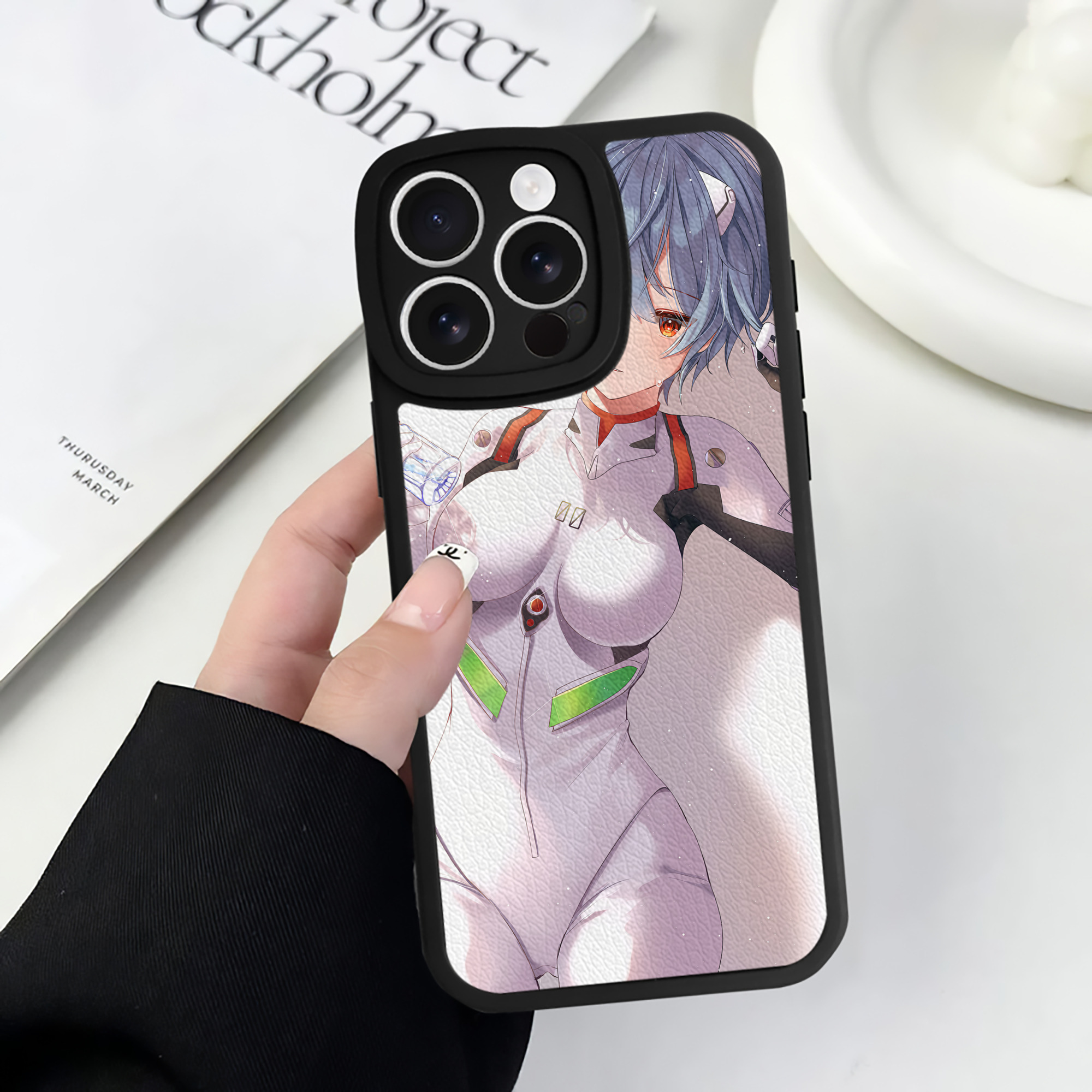 （画像用） EVA 新世紀エヴァンゲリオン 【iPhone 16シリーズ対応】シリコンスマホケース（レザー調） 材質：シリコン